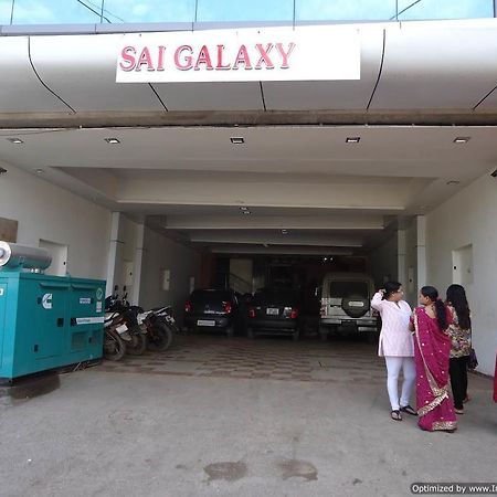 שירדי Hotel Sai Galaxy Inn מראה חיצוני תמונה