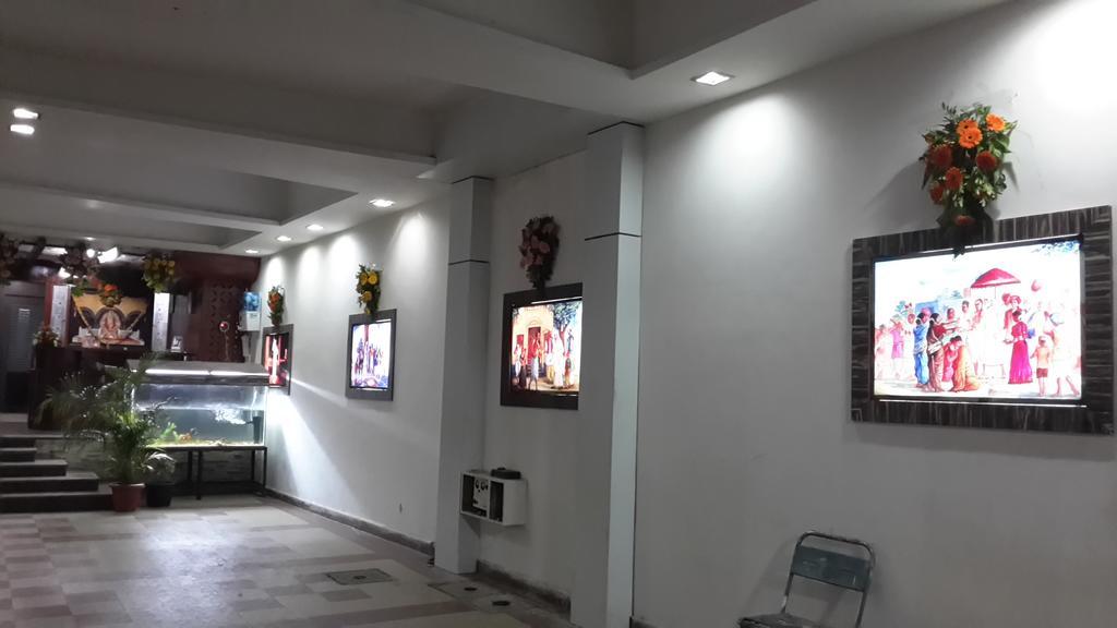 שירדי Hotel Sai Galaxy Inn מראה חיצוני תמונה