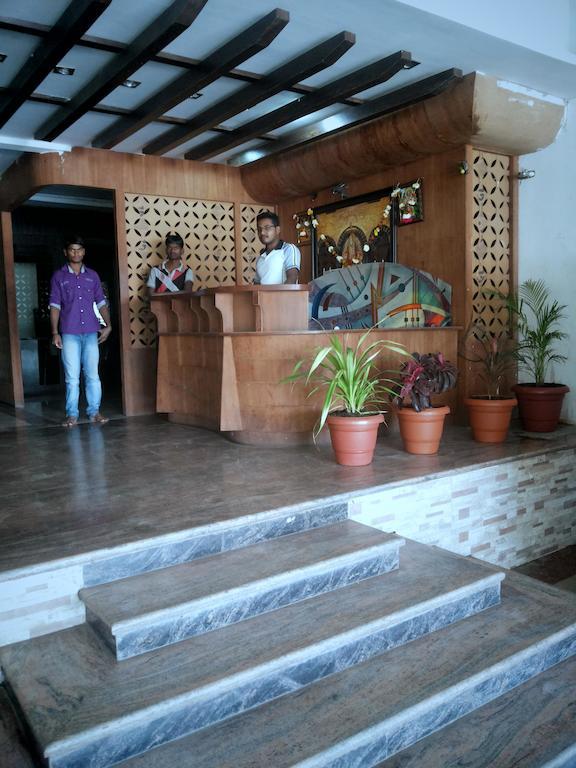 שירדי Hotel Sai Galaxy Inn מראה חיצוני תמונה