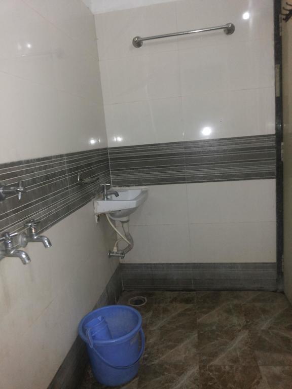 שירדי Hotel Sai Galaxy Inn חדר תמונה