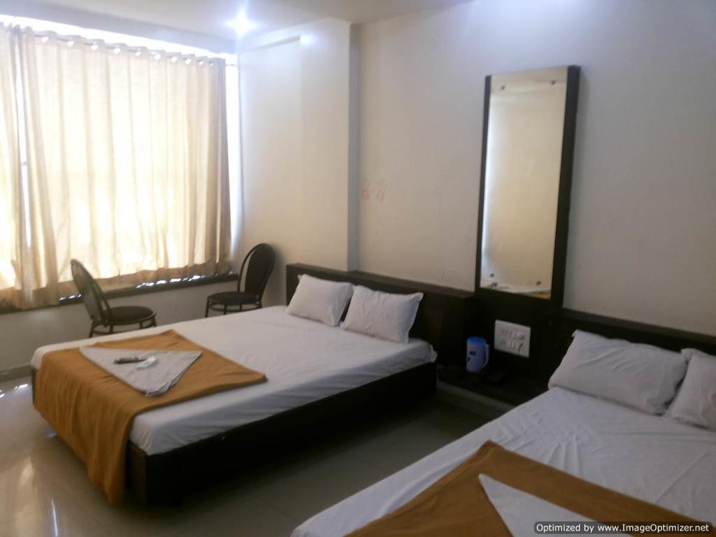 שירדי Hotel Sai Galaxy Inn חדר תמונה